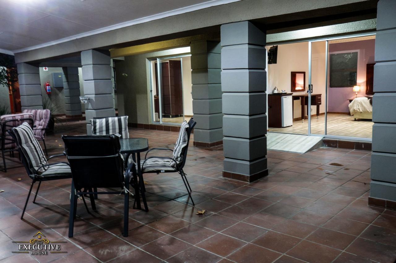 לינה וארוחת בוקר ניוקאסל The Executive House מראה חיצוני תמונה