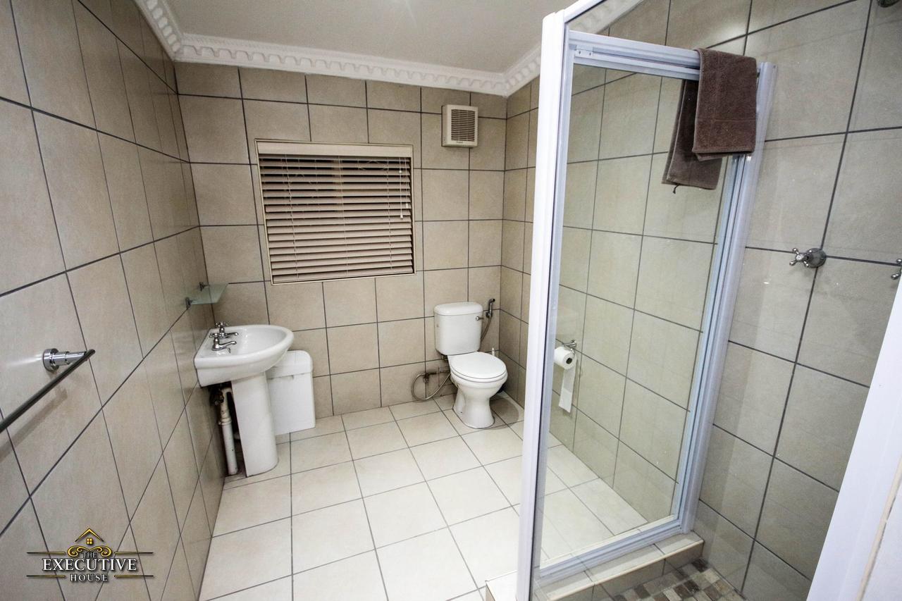 לינה וארוחת בוקר ניוקאסל The Executive House מראה חיצוני תמונה